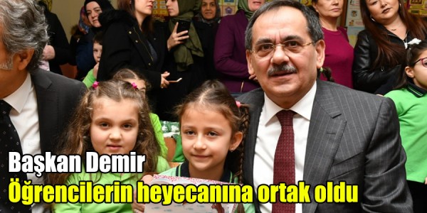  Başkan Demir, karne dağıttı Öğrencilerin heyecanına ortak oldu