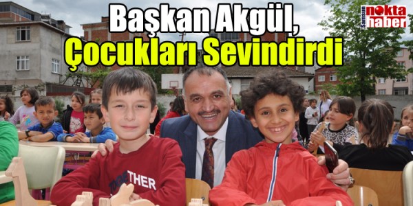 Başkan Akgül, Çocukları Sevindirdi